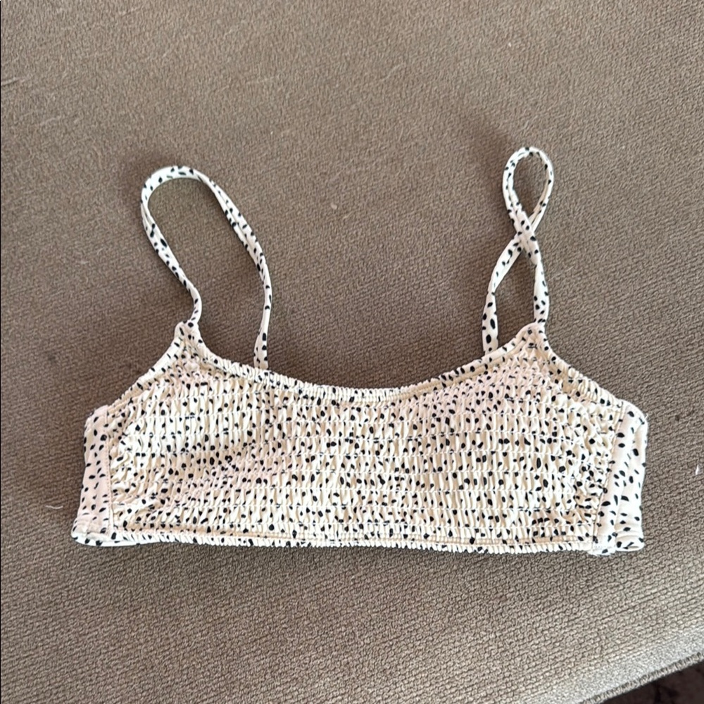 Spotted bikini top with Spaghetti Straps.